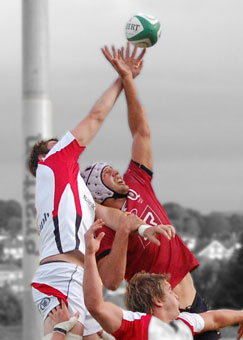 O'Donoghue and Anderson compete for the ball. 